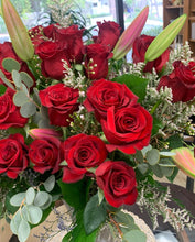 Load image into Gallery viewer, 2 Dozen Red Roses (MD)
